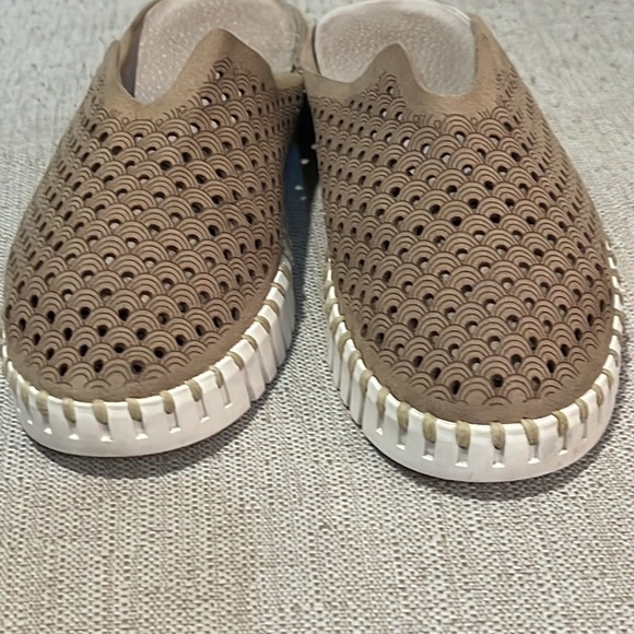 Isle Jacobsen Tulip Slip On Mules Women Size 41 - Picture 2 of 7
